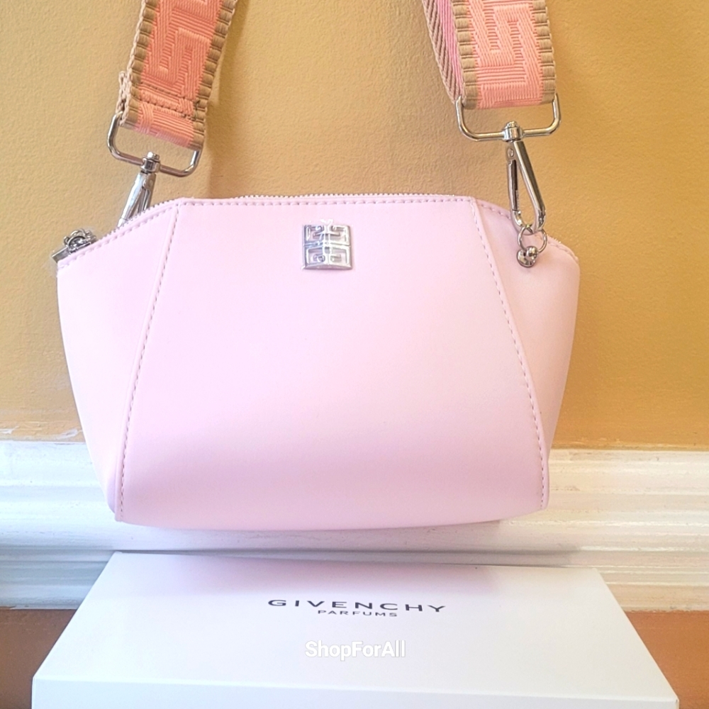 Givenchy - Picture 15 of 15